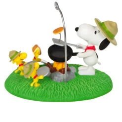 Hallmark The Peanuts® Gang Pancake Pals Ornament -Optimal Home Decoration Snoopy Beagle Scouts Pancake Breakfast Keepsake Ornament 1899QXI7049 06